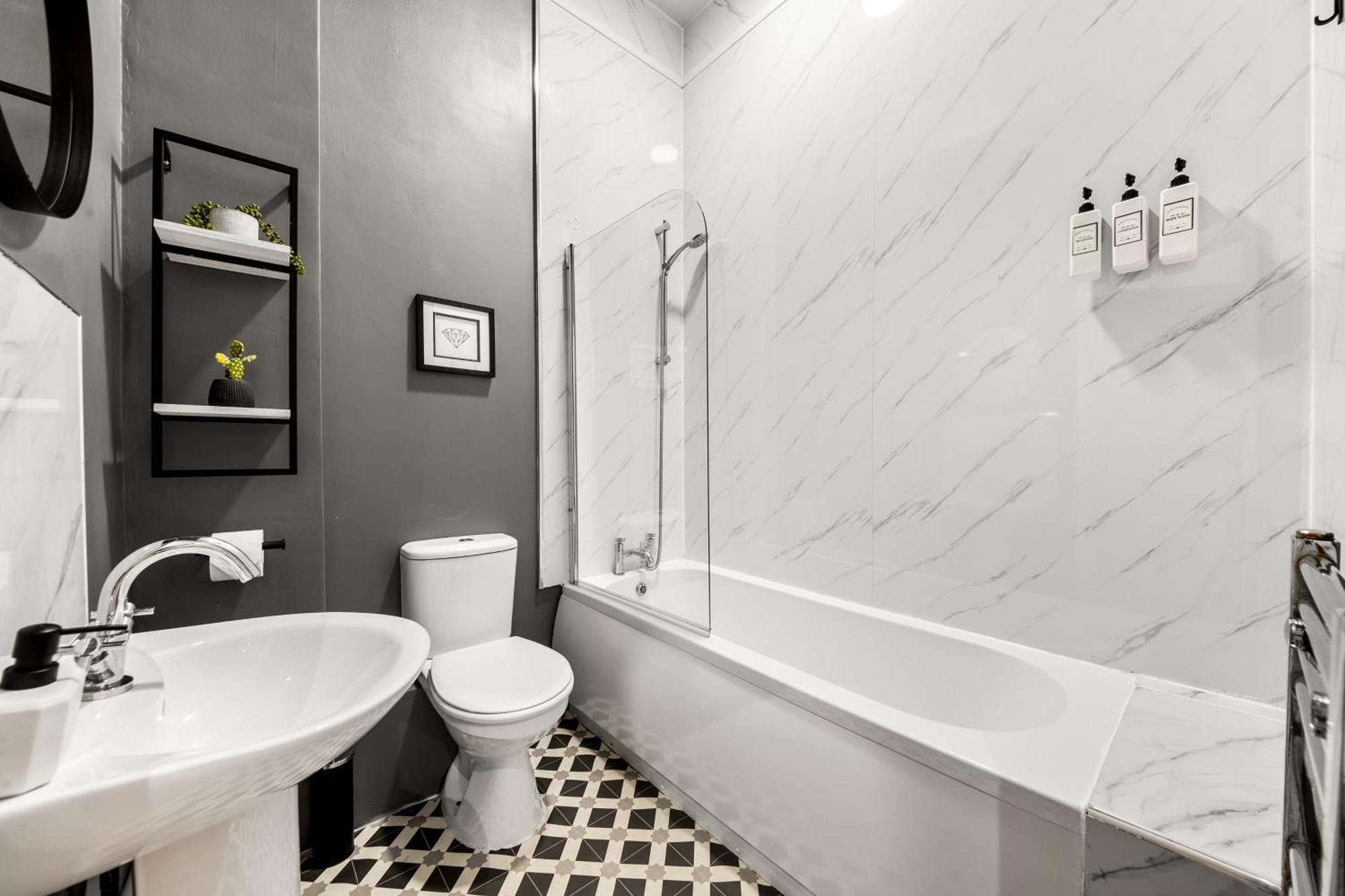 Spacious Birmingham City Apartment エクステリア 写真